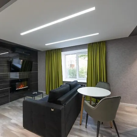 Luxrent Kreshatik Arenacity Skybar Апартаменти *