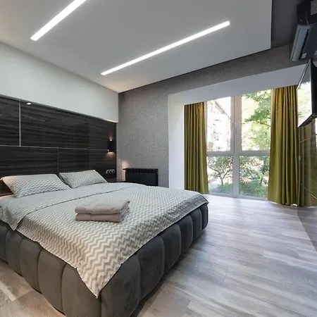 Апартаменти Luxrent Kreshatik Arenacity Skybar *
