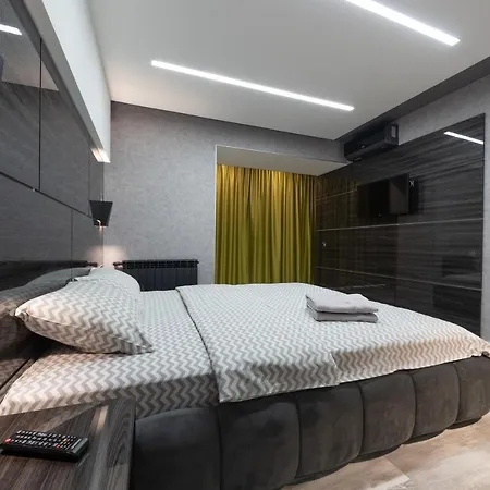 Апартаменти Luxrent Kreshatik Arenacity Skybar *