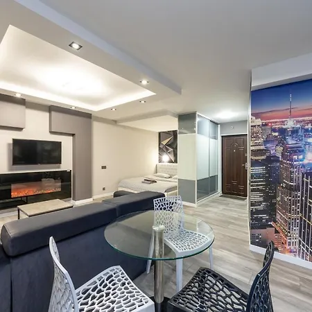 Апартаменти Luxrent Kreshatik Arenacity Skybar Київ