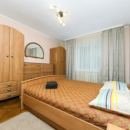 Апартаменти Luxrent Kreshatik Arenacity Skybar