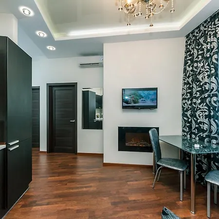 Luxrent Kreshatik Arenacity Skybar