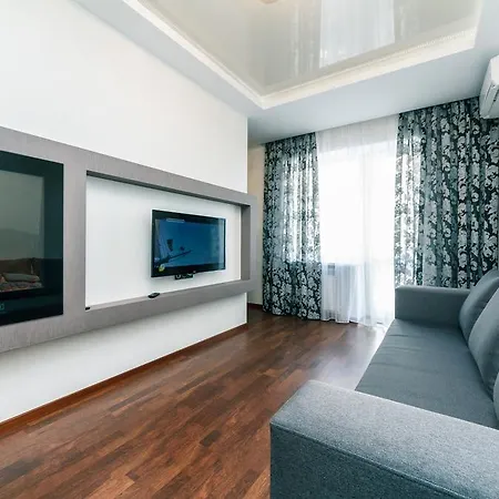 Luxrent Kreshatik Arenacity Skybar